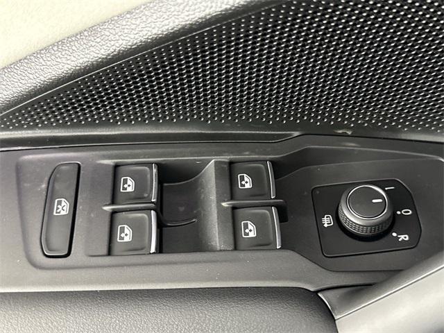 new 2025 Volkswagen Tiguan car, priced at $35,937