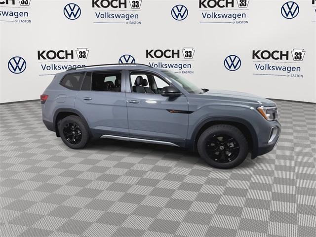 new 2025 Volkswagen Atlas car, priced at $45,966