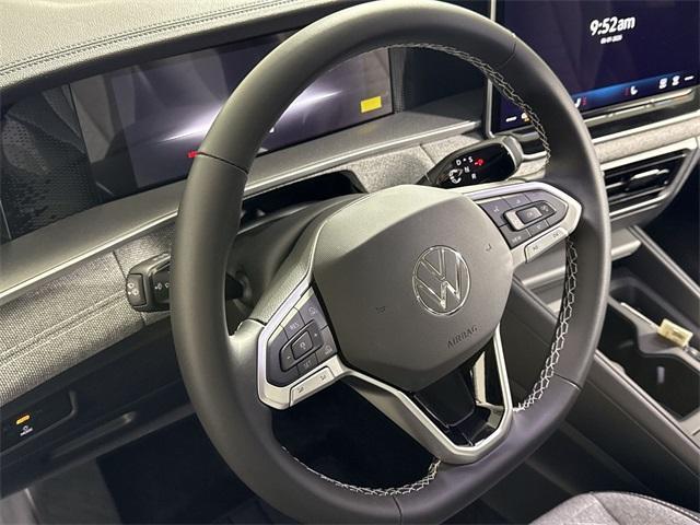 new 2025 Volkswagen Tiguan car, priced at $32,076