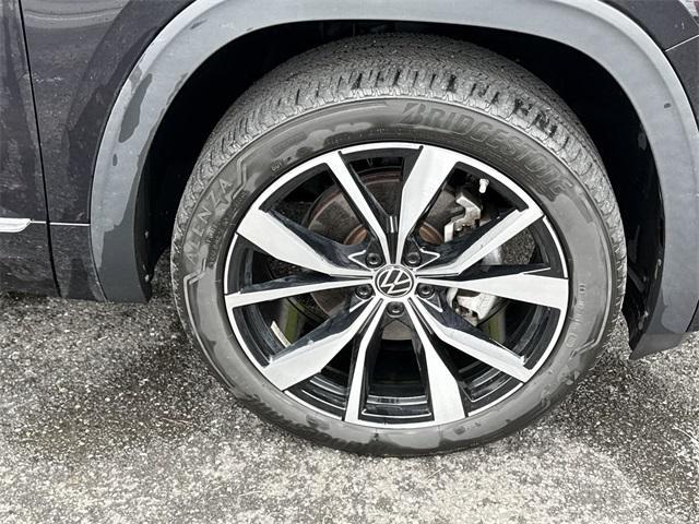 used 2024 Volkswagen Atlas car, priced at $42,862