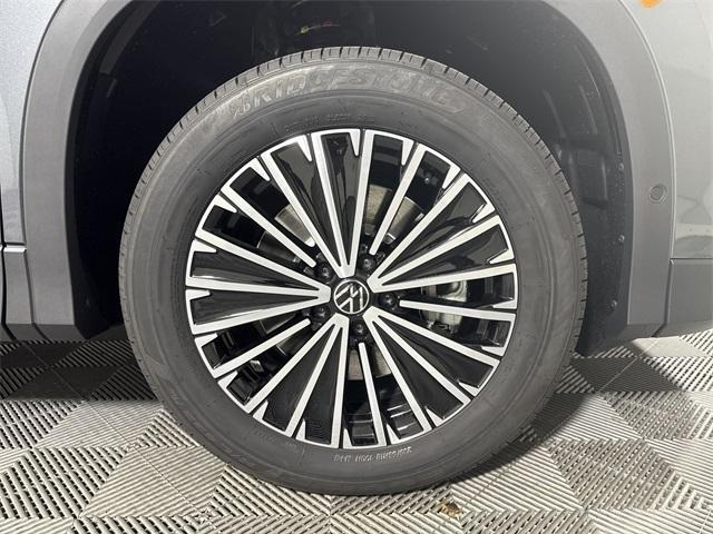 new 2025 Volkswagen Tiguan car, priced at $31,882
