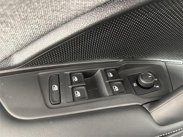 new 2025 Volkswagen Tiguan car, priced at $31,882