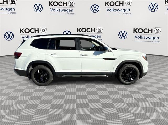new 2025 Volkswagen Atlas car, priced at $46,916