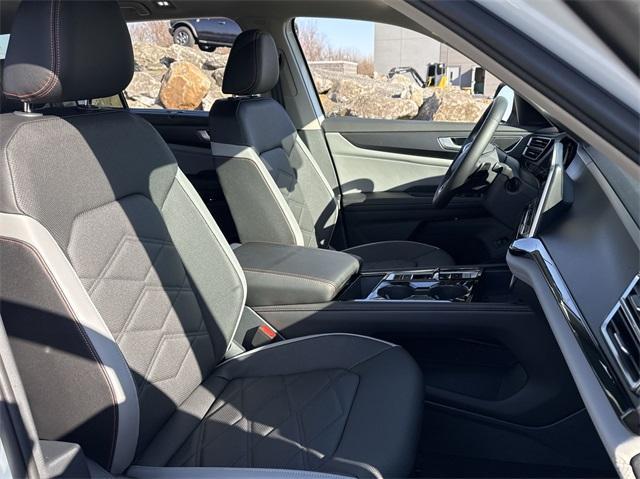 new 2025 Volkswagen Atlas car, priced at $46,916