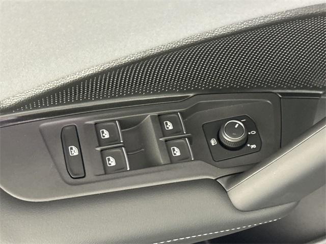 new 2025 Volkswagen Tiguan car, priced at $35,521