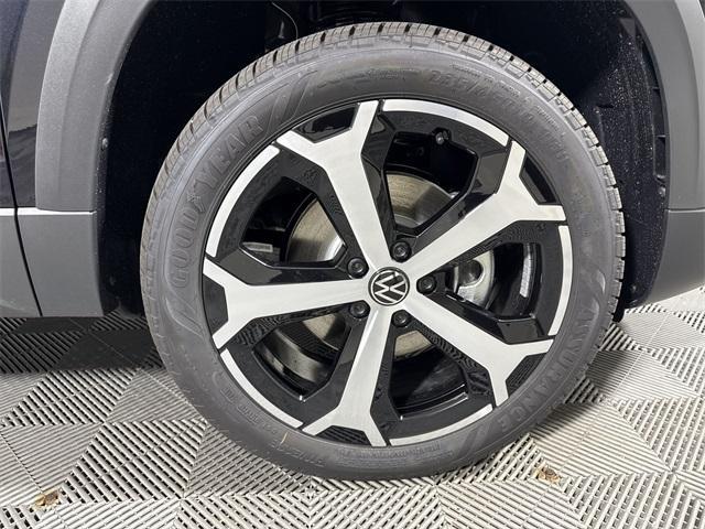 new 2025 Volkswagen Taos car, priced at $34,444