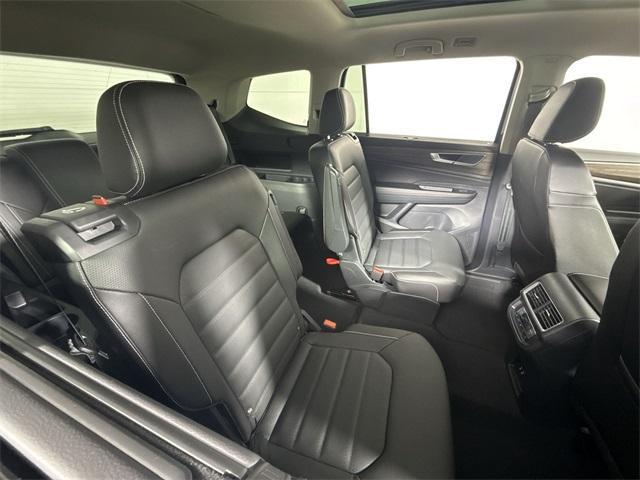 new 2025 Volkswagen Atlas car, priced at $47,956