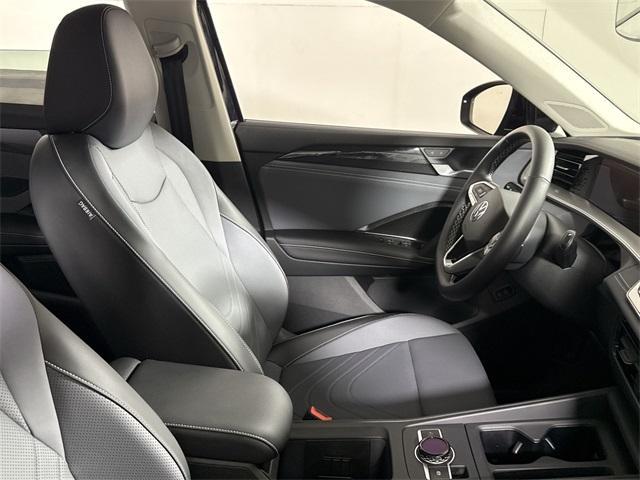 new 2025 Volkswagen Tiguan car, priced at $34,321