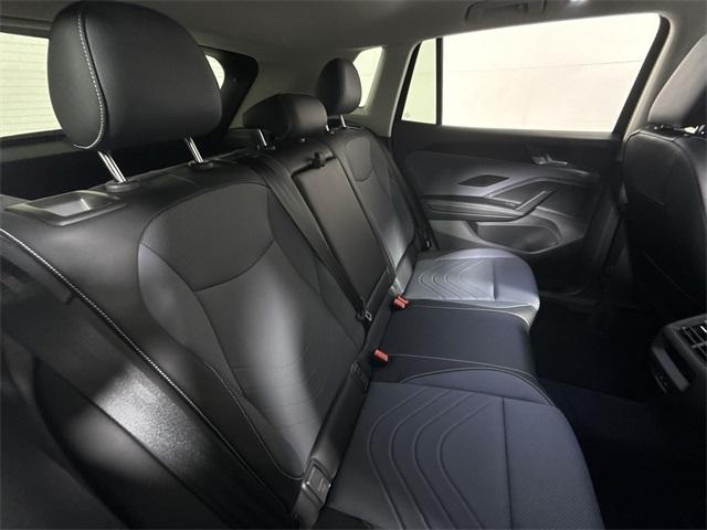new 2025 Volkswagen Tiguan car, priced at $36,076