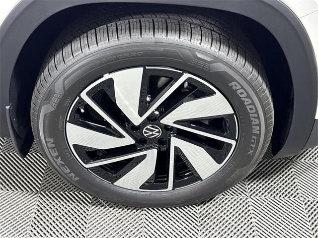 new 2026 Volkswagen Atlas car, priced at $52,212