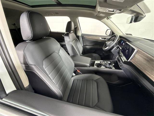 new 2026 Volkswagen Atlas car, priced at $52,212