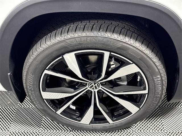 new 2025 Volkswagen Atlas car, priced at $51,191
