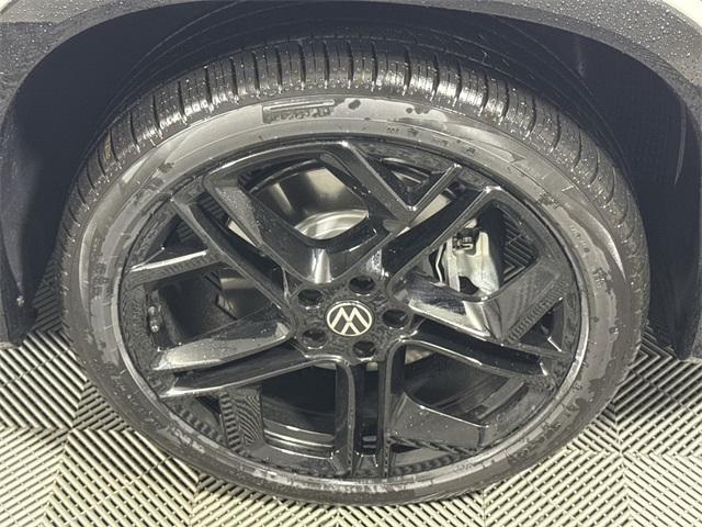 new 2025 Volkswagen Tiguan car, priced at $39,241