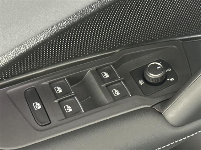 new 2025 Volkswagen Tiguan car, priced at $35,521