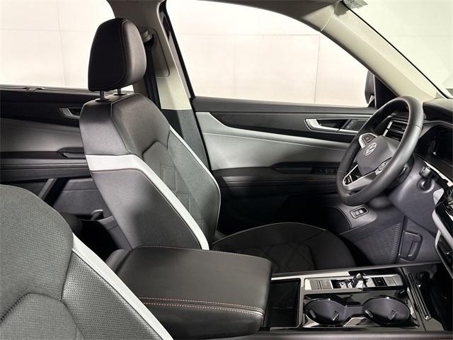 new 2025 Volkswagen Atlas car, priced at $45,511