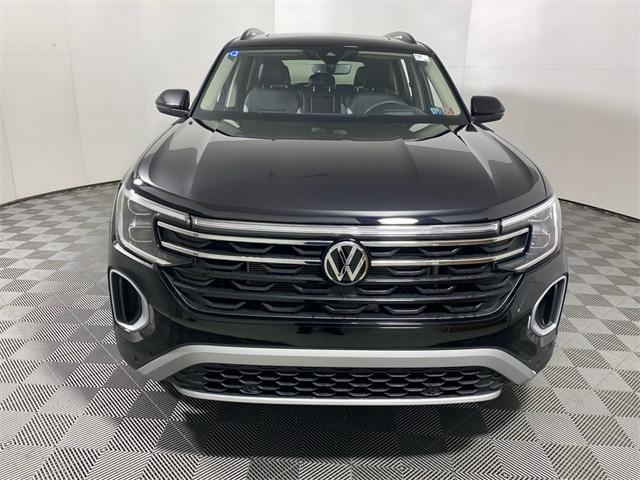 new 2024 Volkswagen Atlas car, priced at $48,931