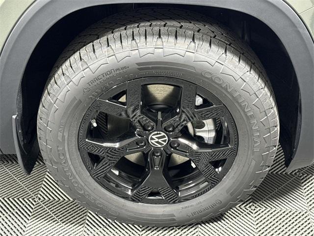 new 2025 Volkswagen Atlas car, priced at $48,416