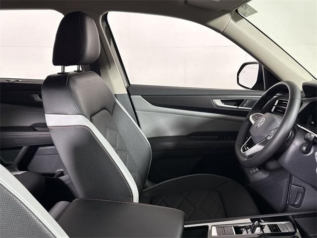 new 2025 Volkswagen Atlas car, priced at $48,416