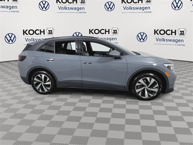 new 2025 Volkswagen ID.4 car, priced at $37,271