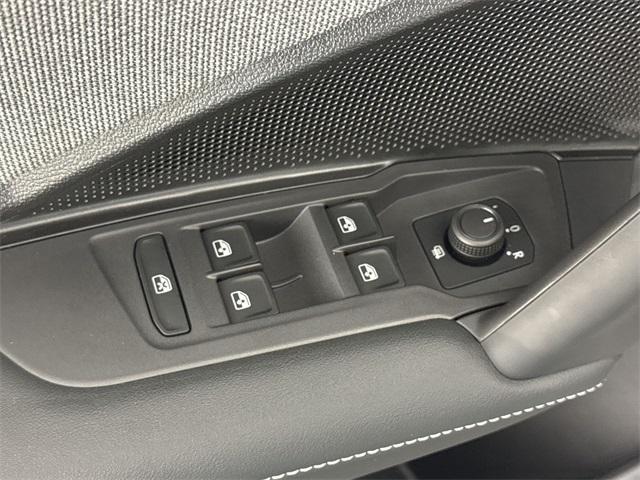 new 2025 Volkswagen Tiguan car, priced at $32,376