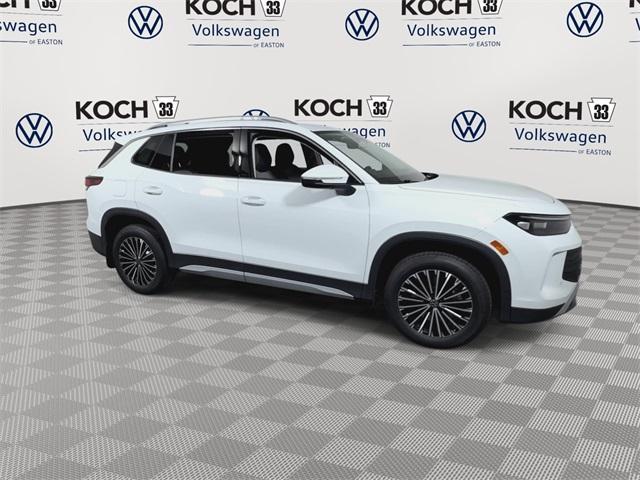 new 2025 Volkswagen Tiguan car, priced at $32,376