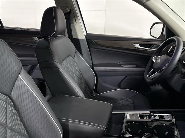 new 2025 Volkswagen Atlas car, priced at $51,886