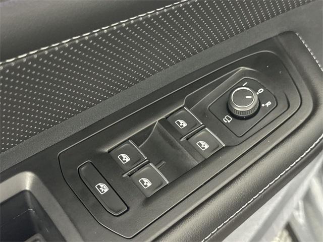 new 2025 Volkswagen Atlas car, priced at $53,691