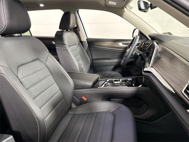 new 2025 Volkswagen Atlas car, priced at $48,261