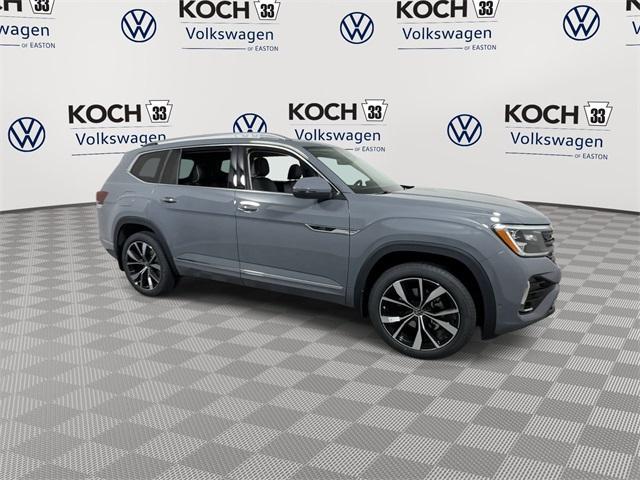 new 2025 Volkswagen Atlas car, priced at $52,021