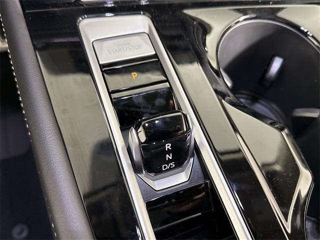 new 2025 Volkswagen Atlas car, priced at $52,021
