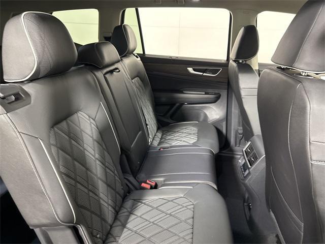 new 2025 Volkswagen Atlas car, priced at $52,021