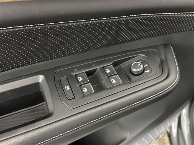 new 2025 Volkswagen Atlas car, priced at $38,877