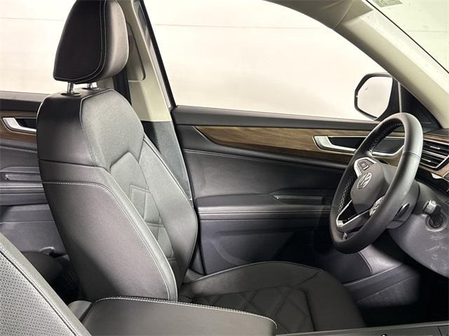 new 2025 Volkswagen Atlas car, priced at $38,877