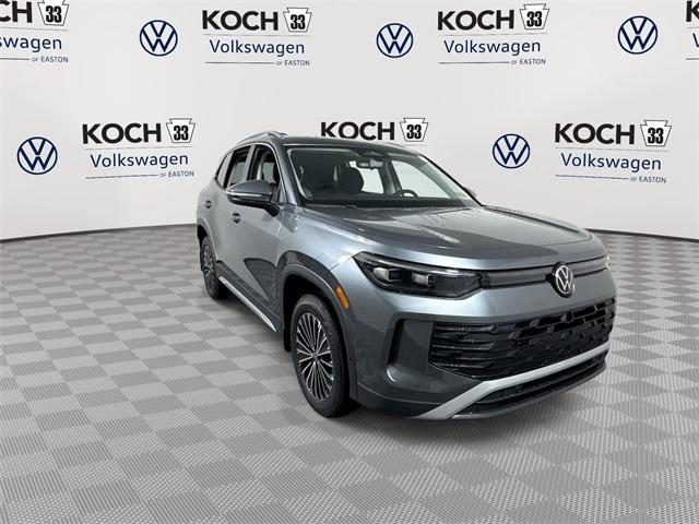 new 2025 Volkswagen Tiguan car, priced at $32,376
