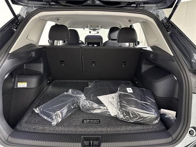 new 2025 Volkswagen Tiguan car, priced at $32,376