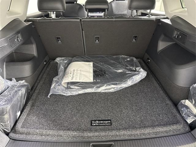 new 2025 Volkswagen Tiguan car, priced at $36,076