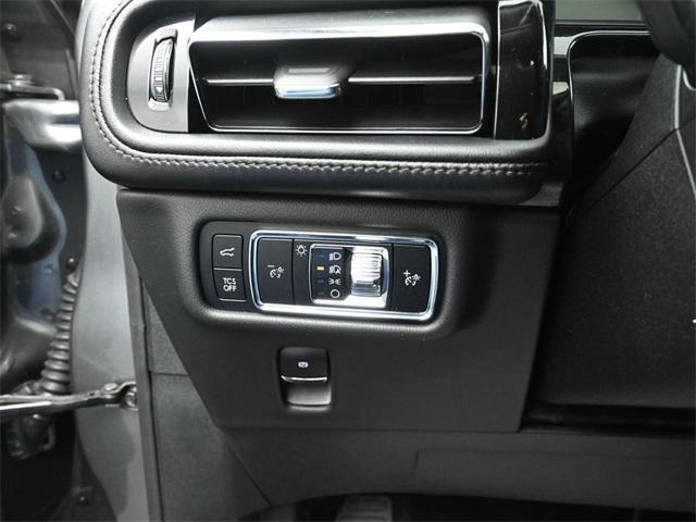 used 2023 Lincoln Nautilus car, priced at $44,295