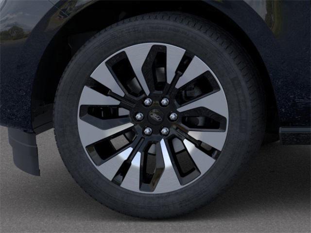 new 2025 Ford Expedition car, priced at $87,252