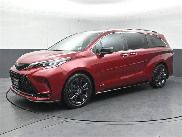 used 2021 Toyota Sienna car, priced at $38,565