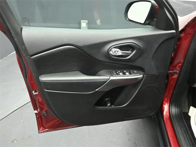 used 2019 Jeep Cherokee car, priced at $15,910