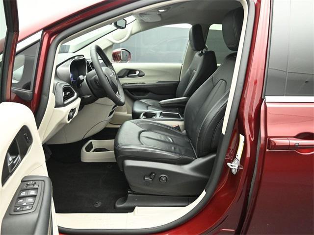used 2022 Chrysler Pacifica Hybrid car, priced at $29,495