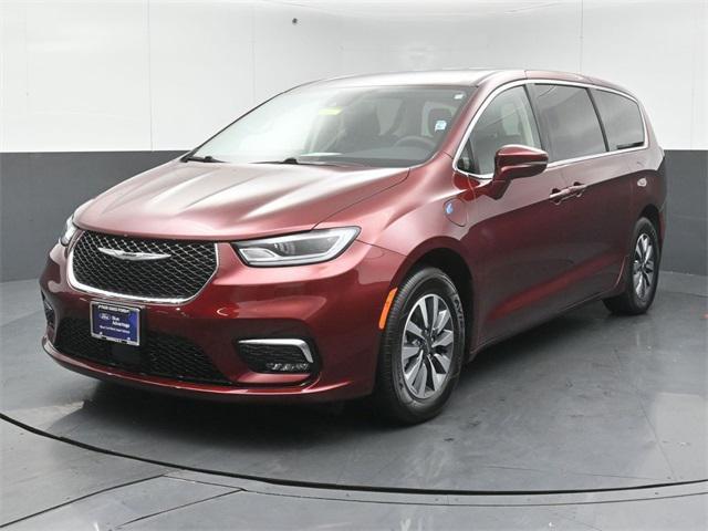 used 2022 Chrysler Pacifica Hybrid car, priced at $29,495