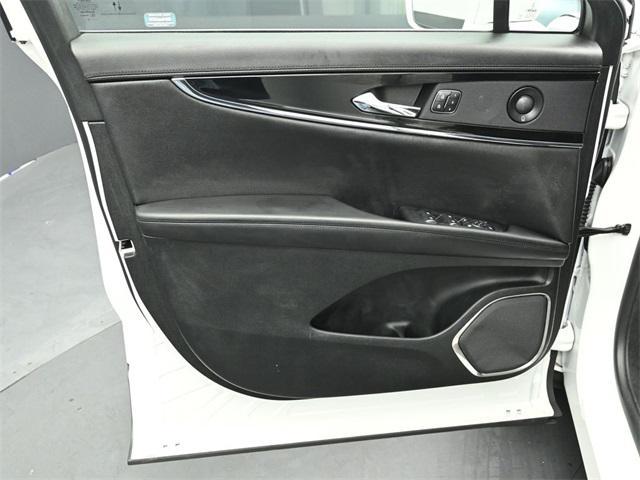 used 2023 Lincoln Nautilus car, priced at $42,394