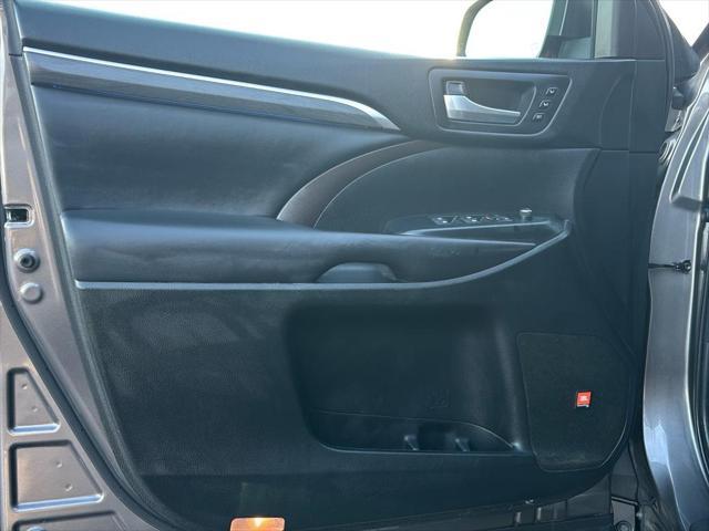used 2017 Toyota Highlander car, priced at $28,390