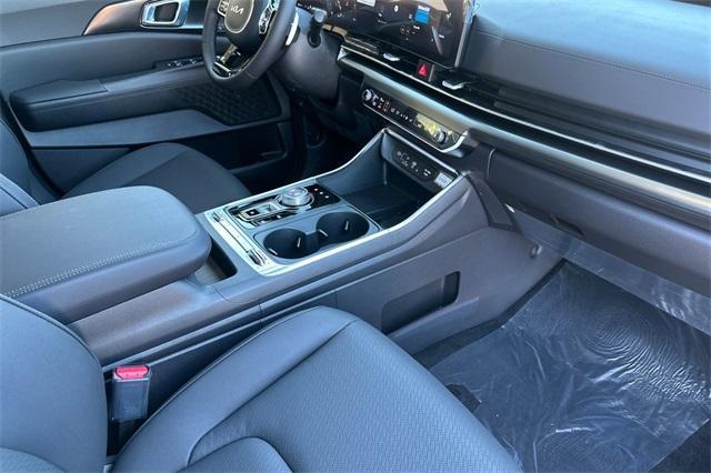 new 2026 Kia Carnival Hybrid car, priced at $54,870