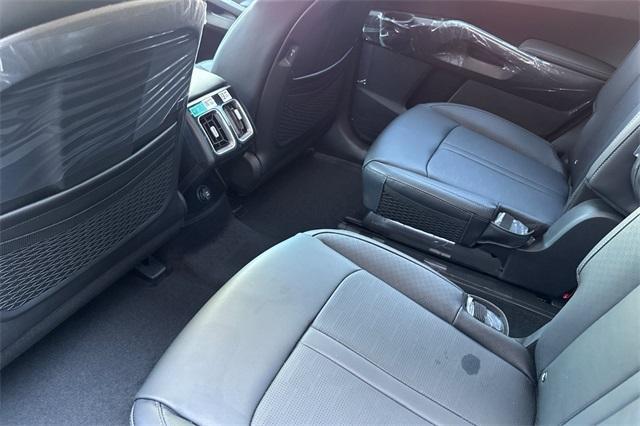 new 2025 Kia Sorento Hybrid car, priced at $42,625