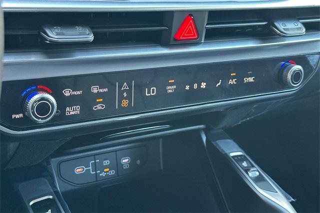 new 2025 Kia Sorento Hybrid car, priced at $42,625