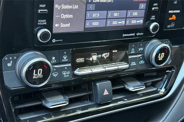 used 2021 Toyota Highlander car, priced at $35,156