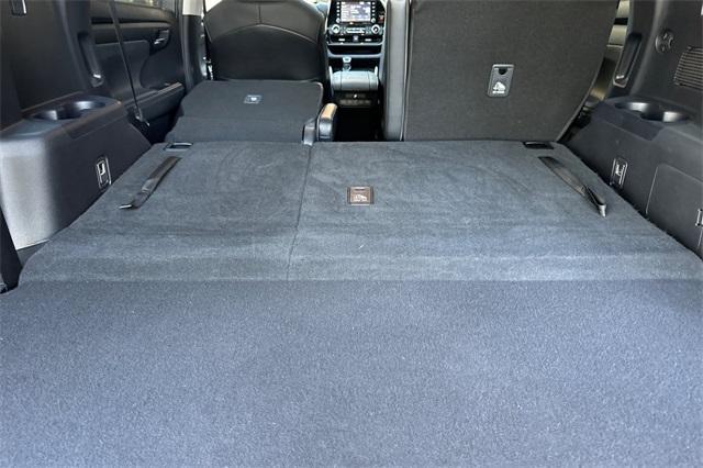 used 2021 Toyota Highlander car, priced at $35,156