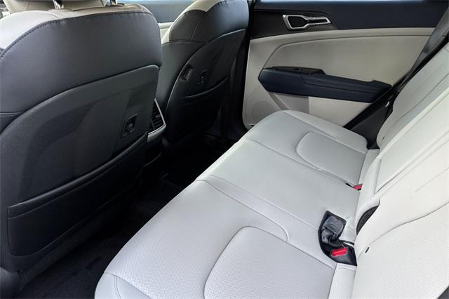 new 2025 Kia Sportage Hybrid car, priced at $35,940